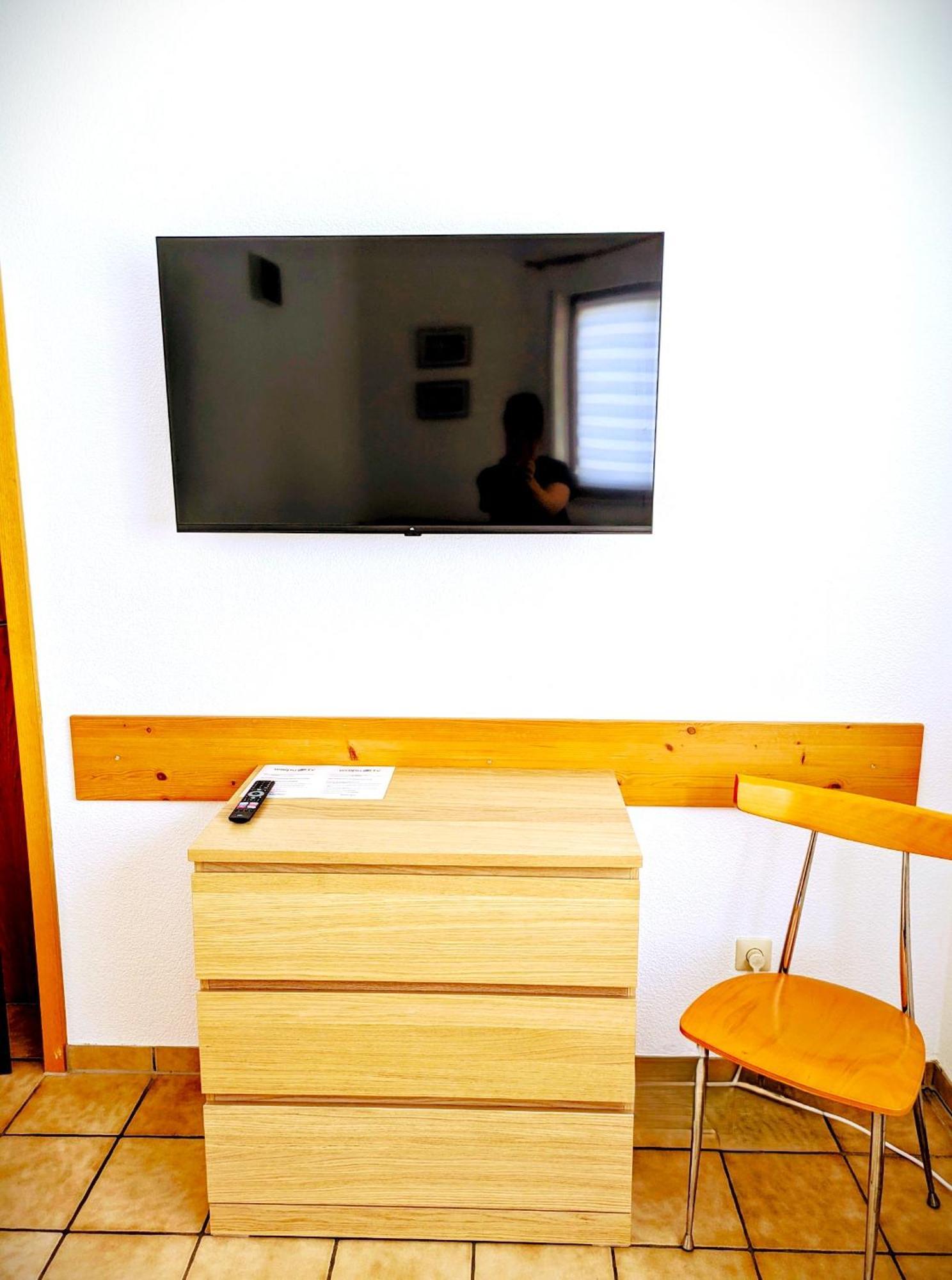 4 Zimmer Geraeumige Und Ruhig Gelegene Ferien- Und Monteurwohnung Nur Fuer Sie Allein Aujvari Vermietungen Spiegelberg Esterno foto