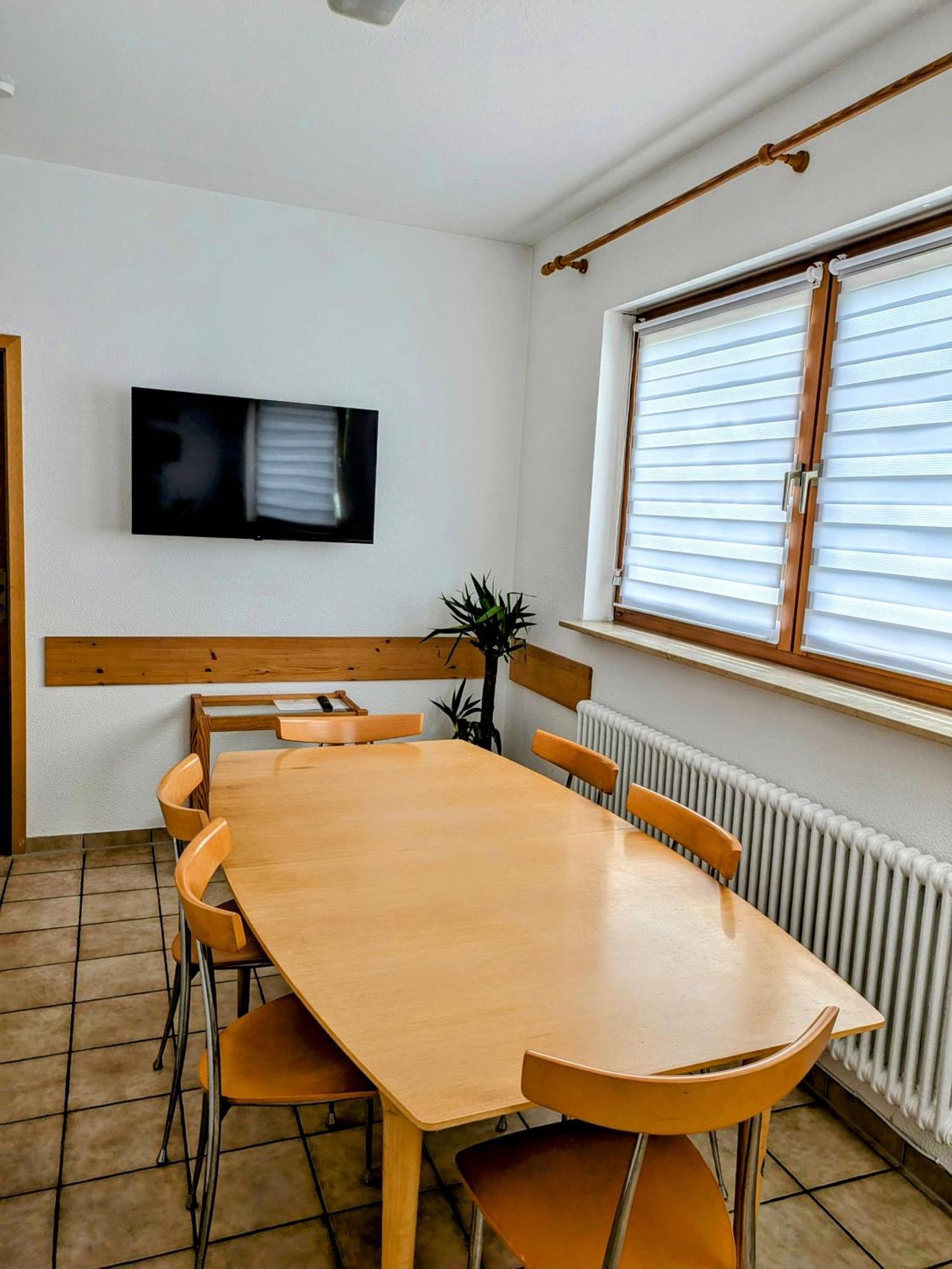 4 Zimmer Geraeumige Und Ruhig Gelegene Ferien- Und Monteurwohnung Nur Fuer Sie Allein Aujvari Vermietungen Spiegelberg Esterno foto